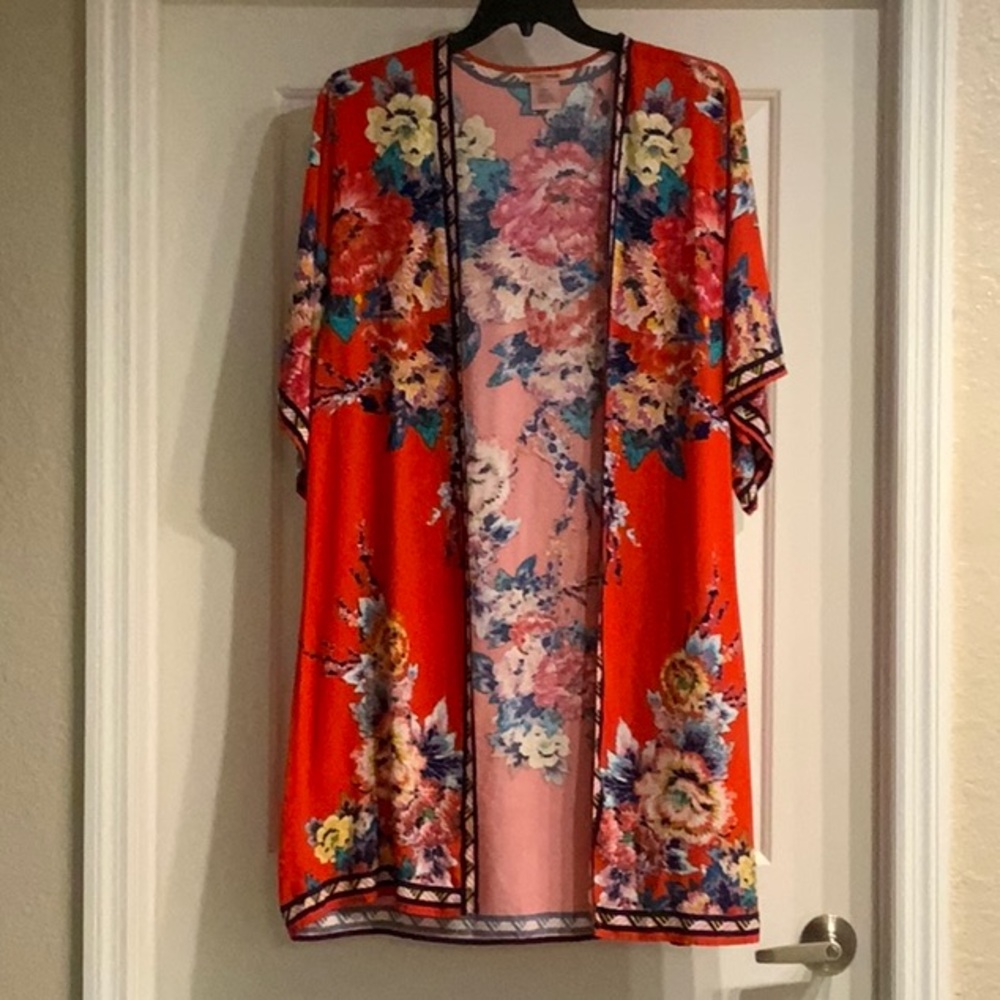 Flying Tomato Floral Kimono